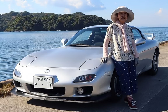 80岁生日那天，她对小7说了声谢谢