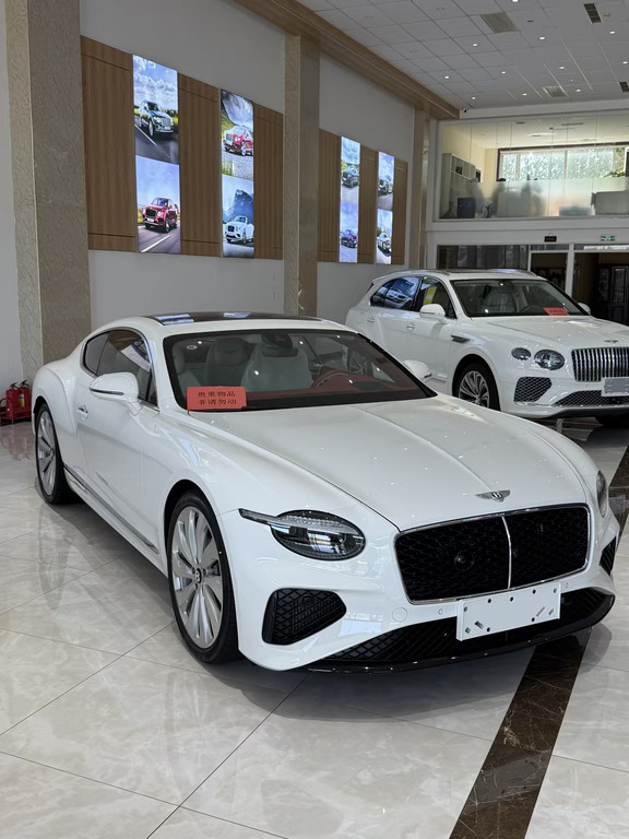 新车到店！293万题全新26款宾利欧陆