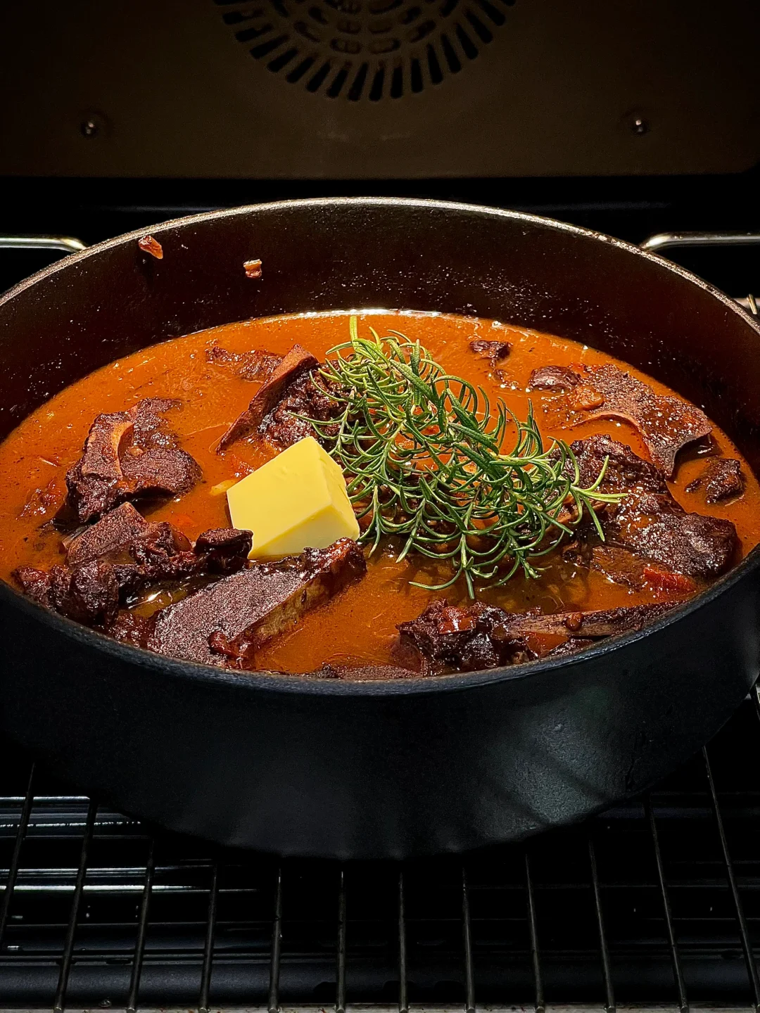 一锅煮｜红酒慢炖牛肉 快来试试牛蝎子吧