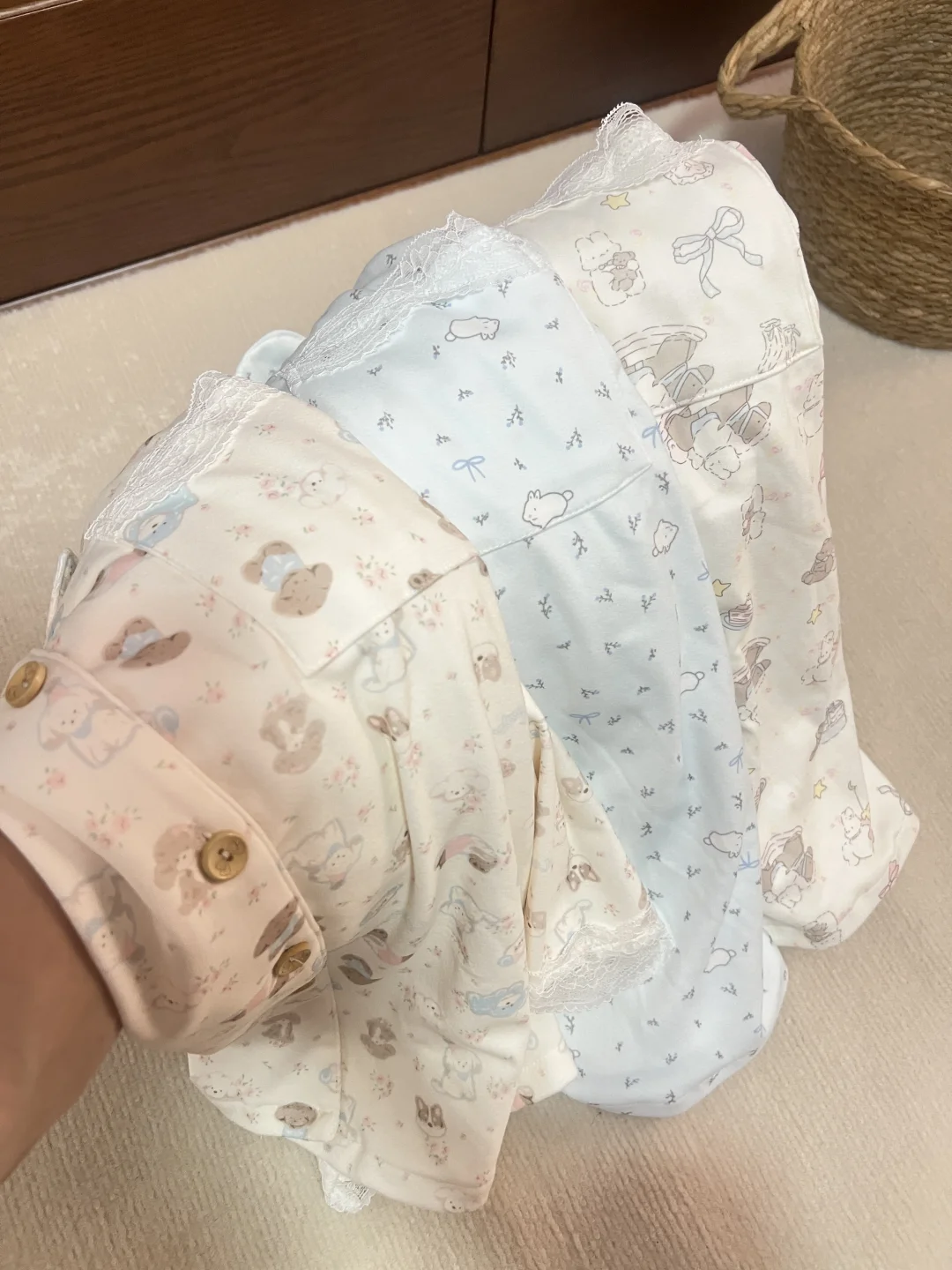 公主的秋冬睡衣…就长这种蕾丝边吧👑