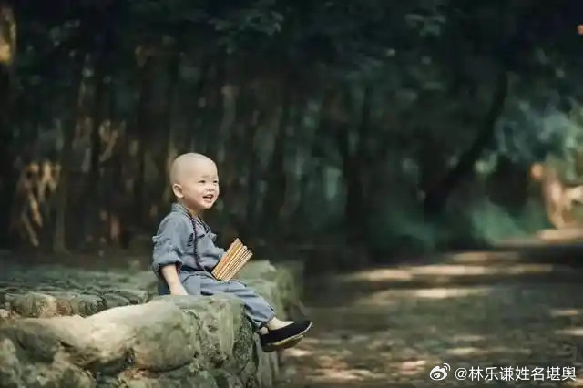 结果最重要…
​姓氏为凡事开头，中间字代表事情发展过程，尾字代表结果～
姓氏或​中间字不好，只是开头或过程艰难一些，尾字好最终能得到一个好结果～
​比如刘德华，中间字德藏双人，属牛逢人牺牲付出，但是华却很好，晚年福德就越好～ ​