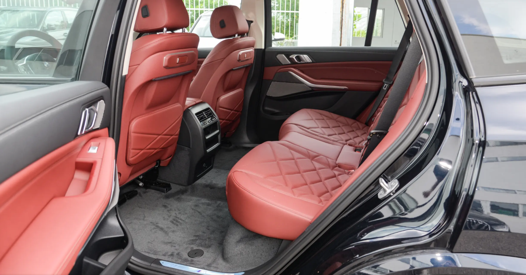 宝马X5落地60万内！和问界M9同价，这波豪华车降价也太狠了   以前...