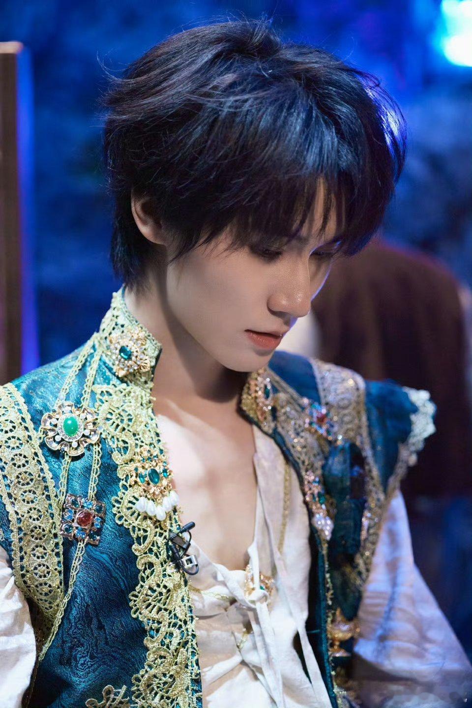 #张真源[超话]# 就这样不经意的帅[爱慕] ​