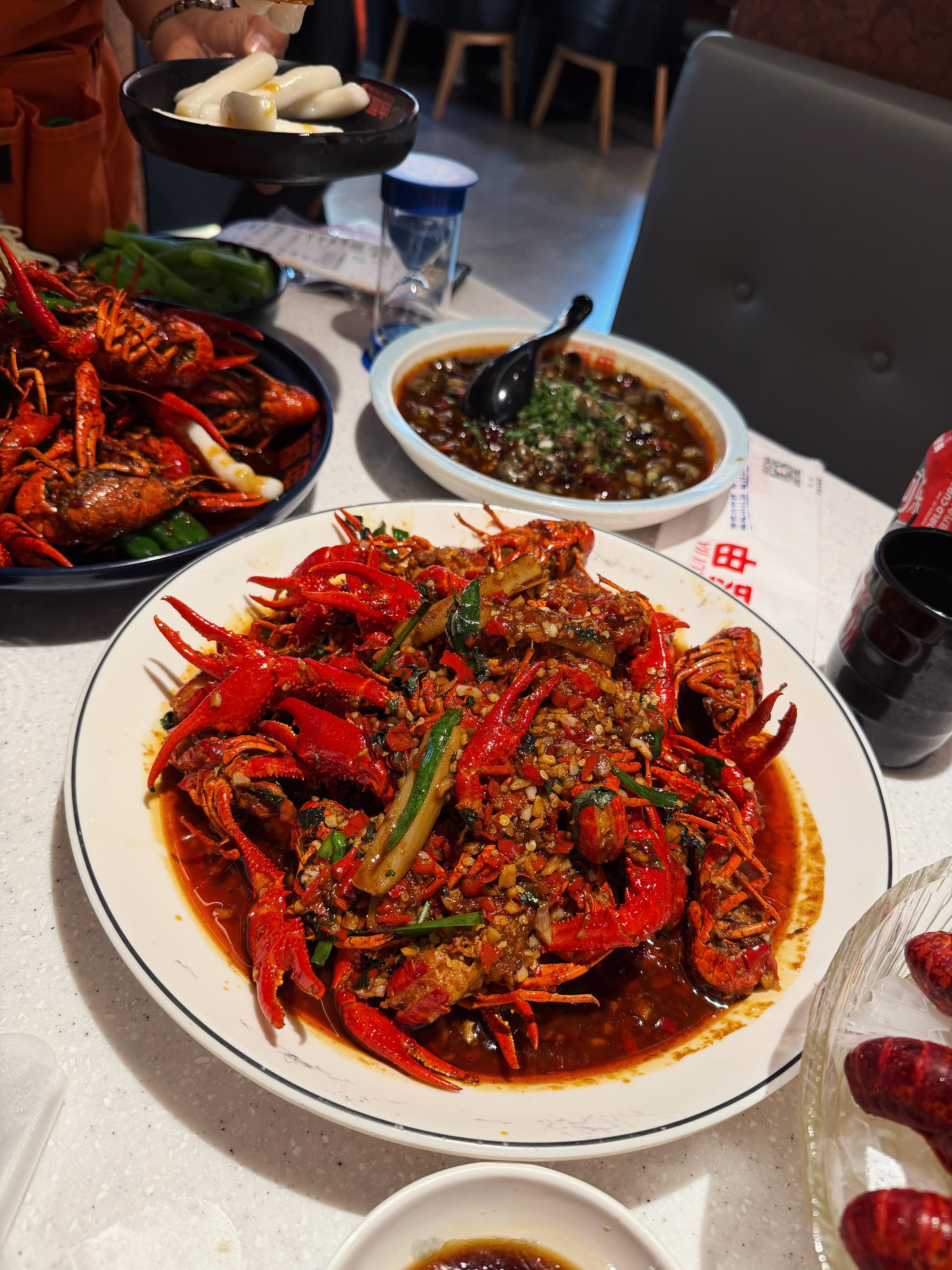 别吃小龙虾 吃完以后又胖又肿….
