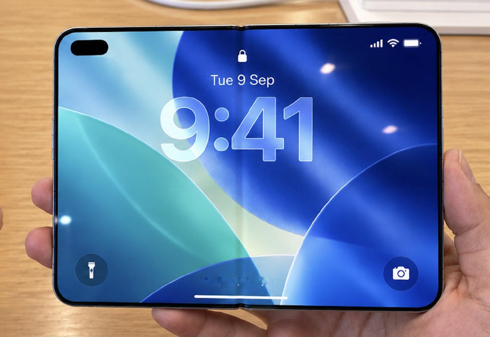距离苹果秋季发布会还有十来个小时，到时候会发布iPhone 18 Pro和首款折叠屏iPhone Duo。没错，不叫Fold也不叫Ultra，叫Duo，双形态/二合一的意思，早年苹果老产品就用过 Duo这个代号。 ​​​​

#iPhone18系列代抢费曝光##苹果折叠屏 iPhone Duo# ​