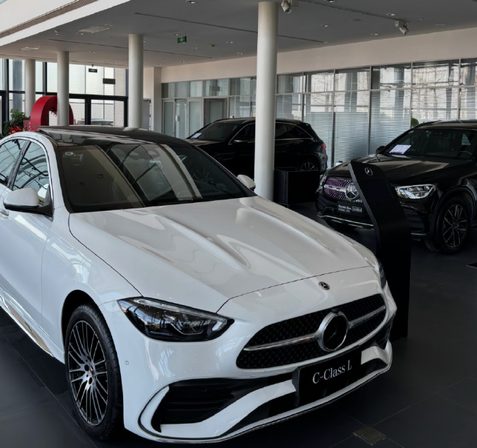 春节期间，豪华品牌燃油车市场促销力度显著。宝马、奔驰、奥迪等品牌的多个...