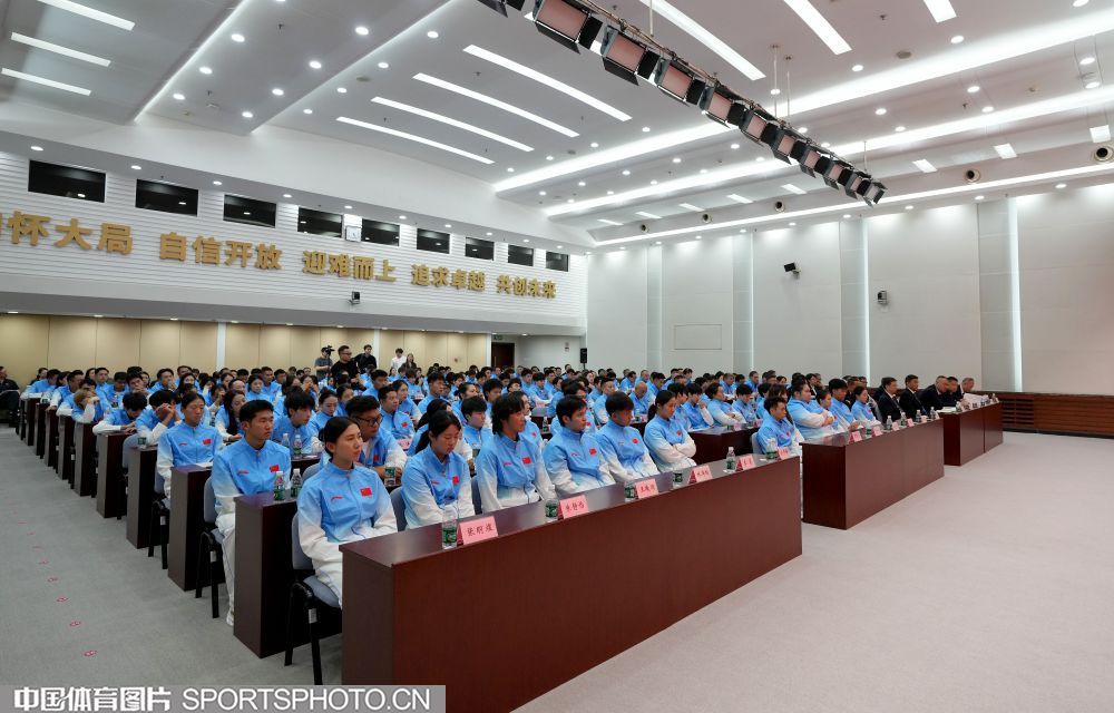 #展翅翱翔zzs[超话]##张展硕# 
亚运会总结大会媒体图

©中体在线图库 ​