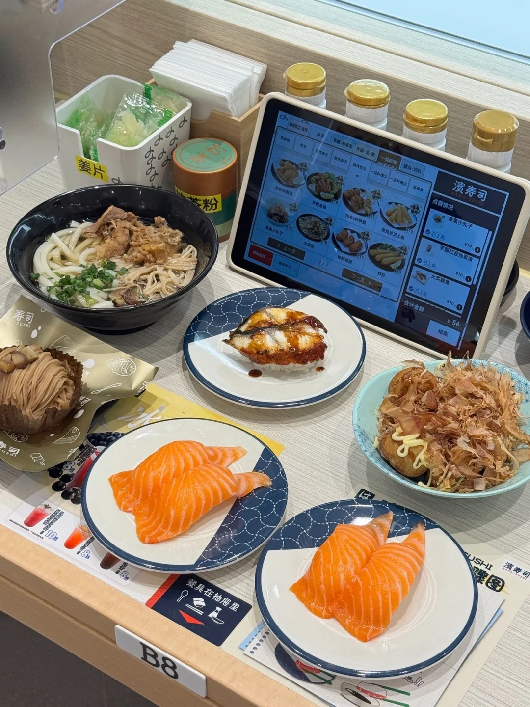 解放碑来新人了都让让！！！！！
