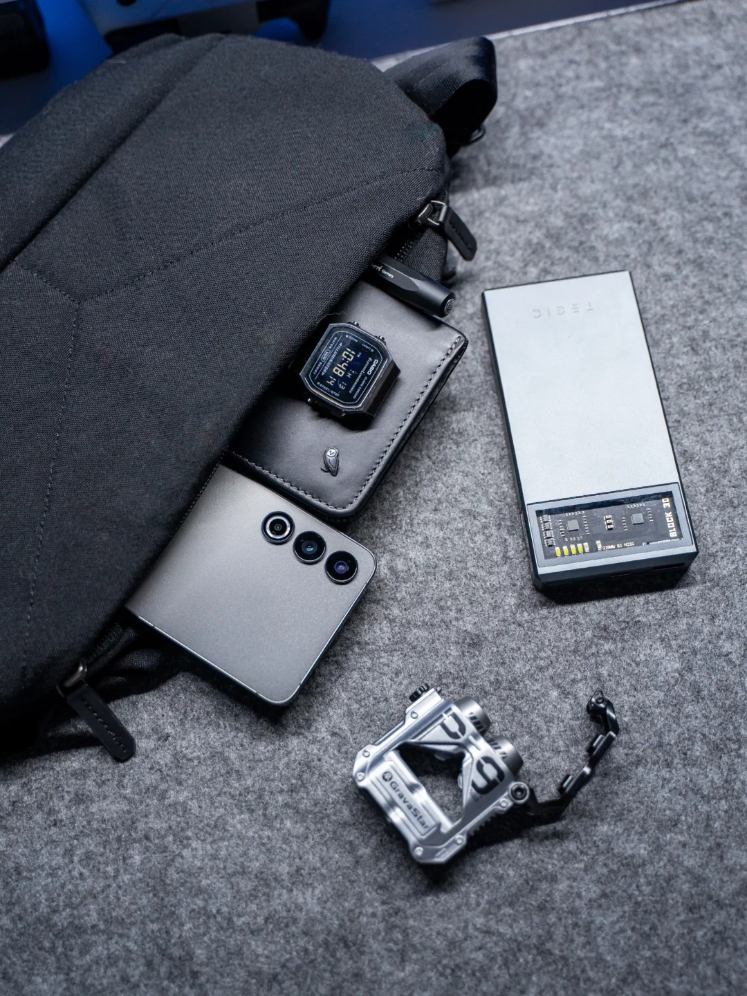 职场人EDC｜灰色系数码出行装备◾️