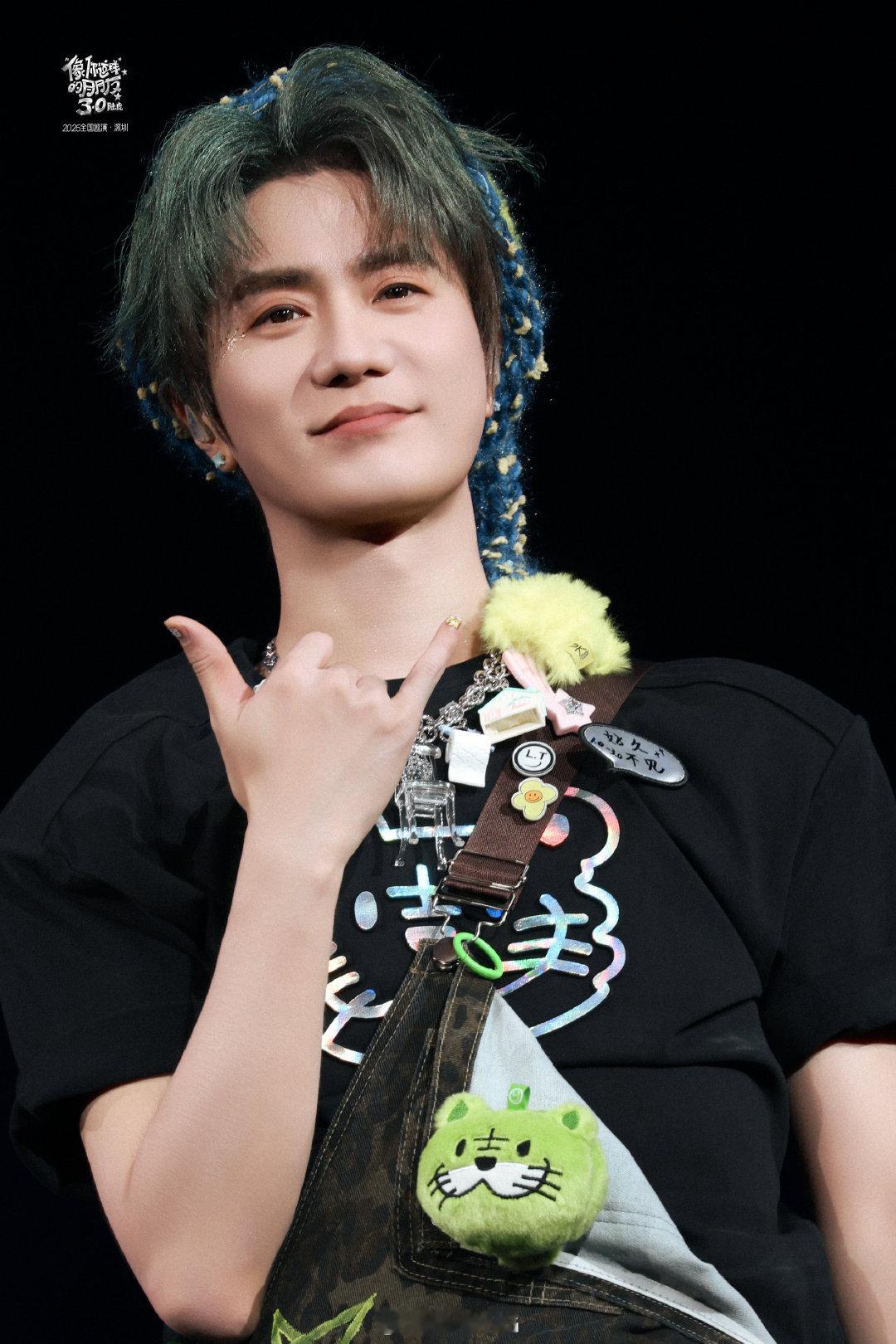 9.19深圳场 圆满💚

#陆虎像你这样的朋友巡演3.0##陆虎深圳演唱会# ​
