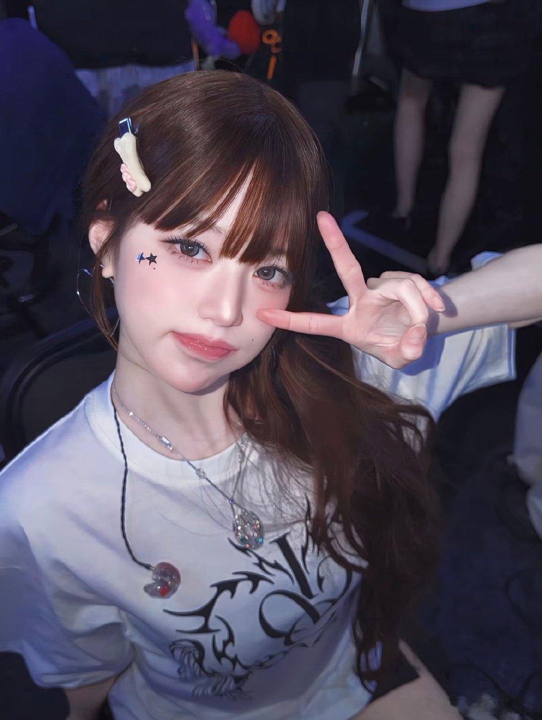 #张元英[超话]#  可是元英就是很像小猪呀 
#张元英 三奢女帝# ​