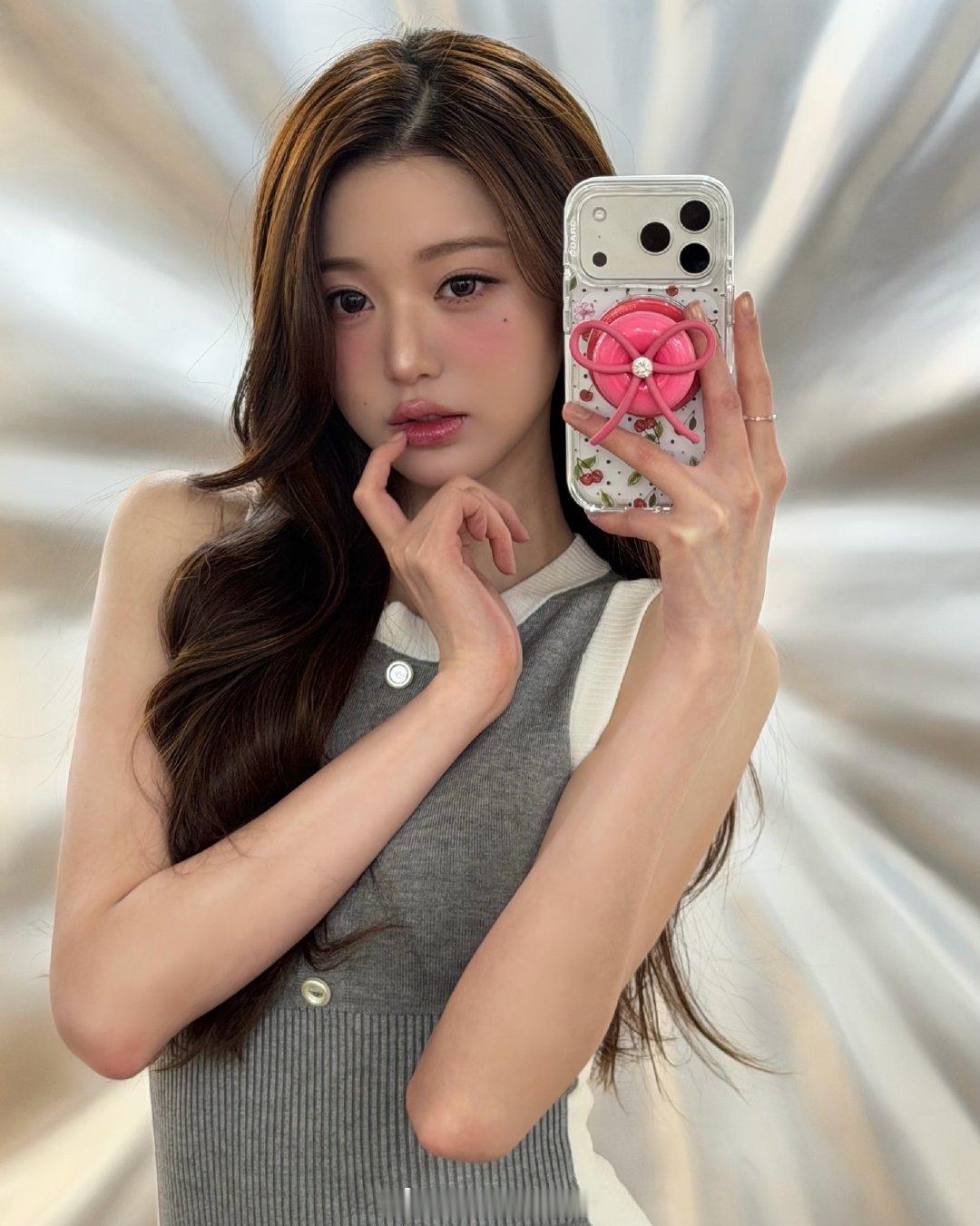 突然觉得iPhone 17 Pro Max变好看了！ ​