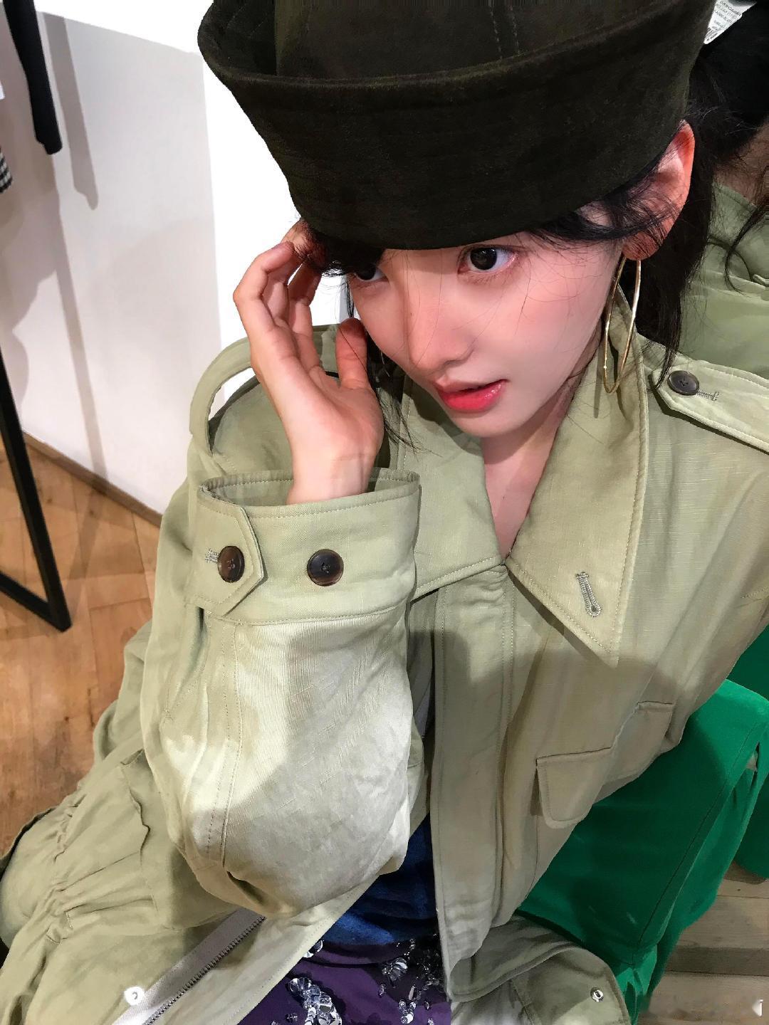 #章若楠[超话]# zrn#章若楠沈千盏# 

如果你问我幸福吗 我会毫不犹豫的说 遇见你很幸福⌯ᕑᗢᓫ⌯ಣ

​