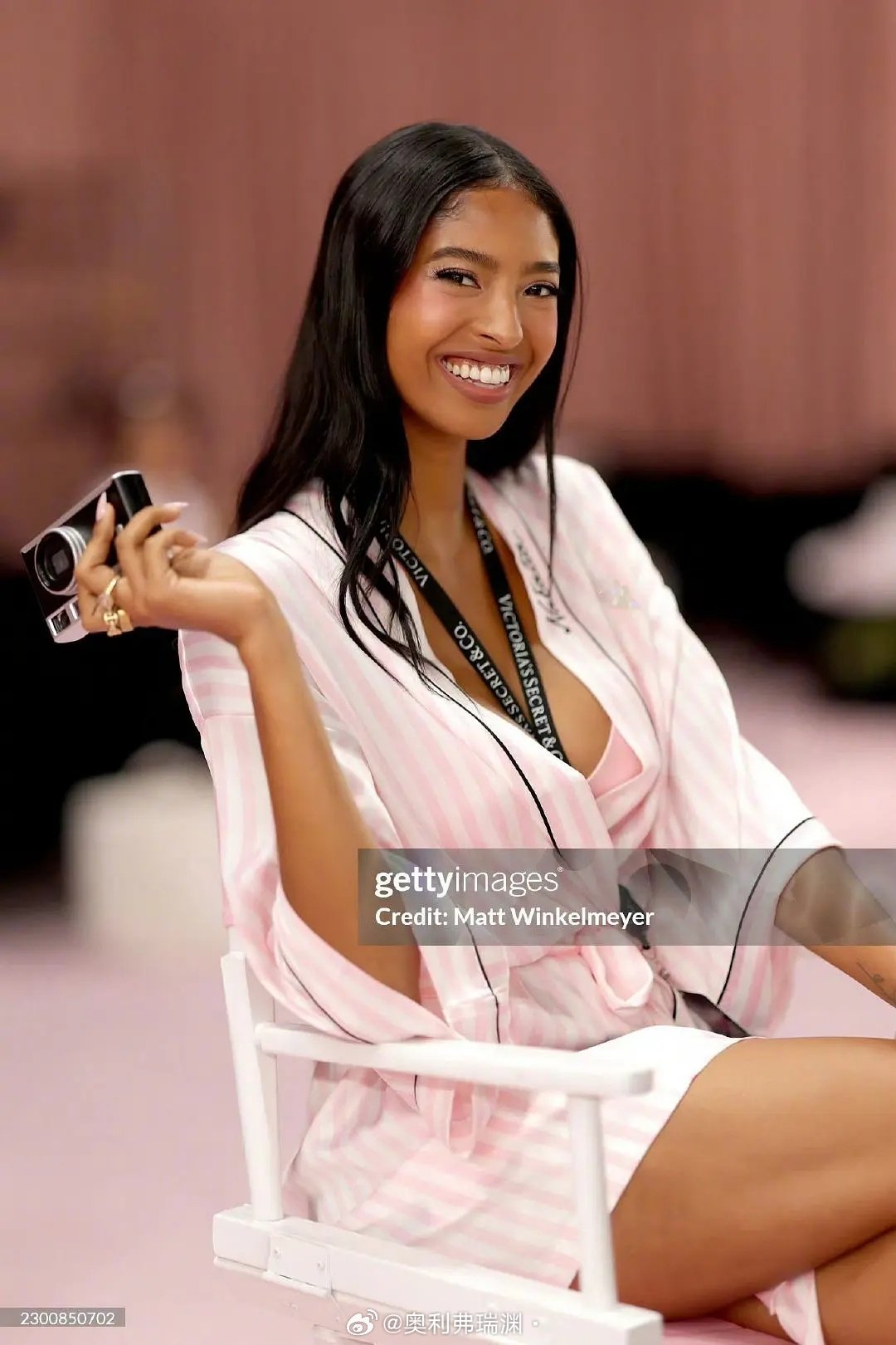 原来科比女儿走了今年的维密秀。。。 ​