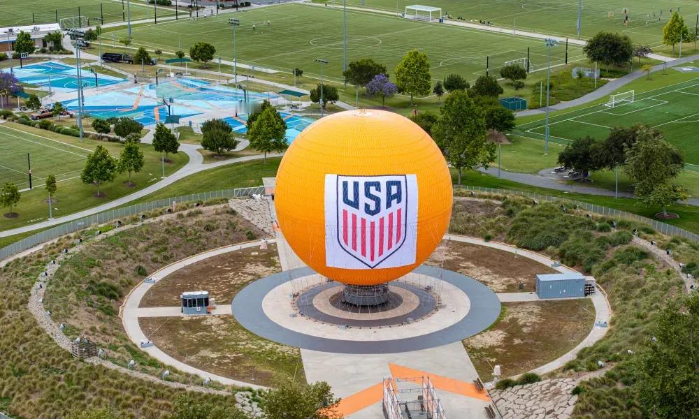 【美国男足在尔湾备战世界杯】美国男子国家足球队正在尔湾（Irvine）...