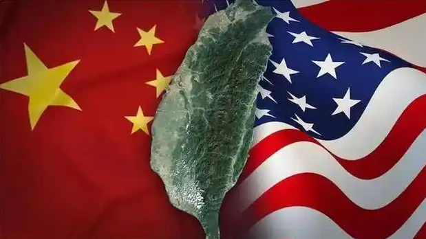 说实话，我感觉美国人在芯片这事儿上，被台湾骗的很惨。十年前美国还攥着芯片产业的命根子，如今却要看台积电的脸色行事。这中间到底发生了什么？

说白了，美国这十年在芯片这事儿上，被台积电结结实实上了一课，以为砸钱就能把别人的看家本领学走，结果钱花了一大把，发现自己连门都没摸着。

说实话，我感觉美国人在