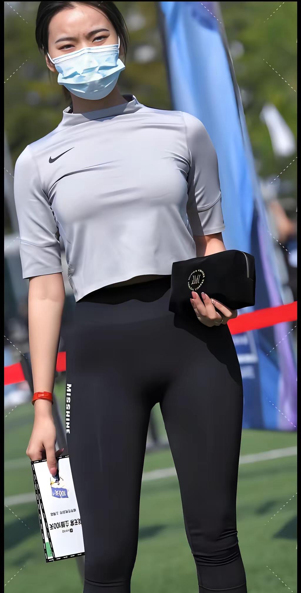 <p>性感女神 瑜伽裤 健身穿搭 街拍小风 <!--{img:0}--...