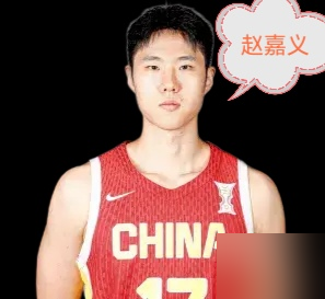 张镇麟没进亚运会，赵嘉义凭什么挤掉他？
论天赋名气，赵嘉义远不如曾凡博、张镇麟，防守持球也一直遭诟病，现在却稳稳拿到亚运会12人名单席位。
他就死磕一件事，把三分练得稳准狠，防守肯拼肯抢，热身赛输出一直稳定，刚好踩中郭士强国家队防守优先的体系需求。攻强守弱状态不稳的张镇麟，直接落选。
原来职场