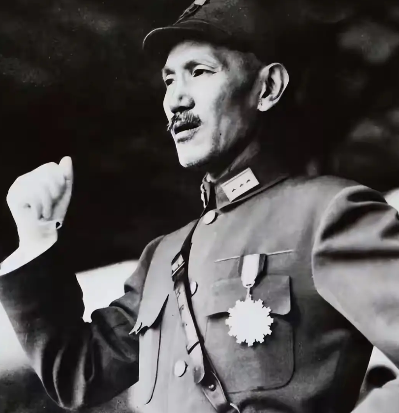 老蒋这一辈子，痛恨两个人，一是杨虎城，二是连襟孔祥熙，杨虎城，不仅坏了他的大计，
