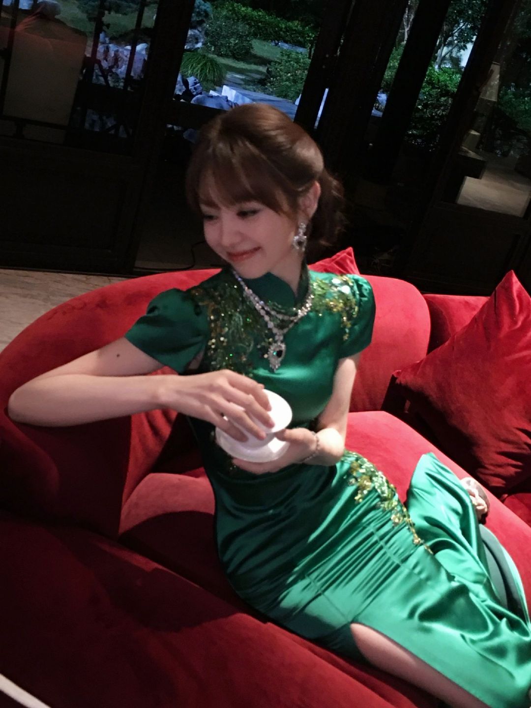 这个旗袍小田完全是妈妈级别啊🥵太权威了… ​