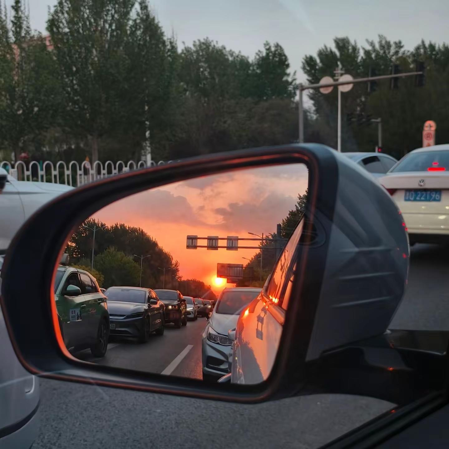你是喜欢开油车还是电车呢？开车