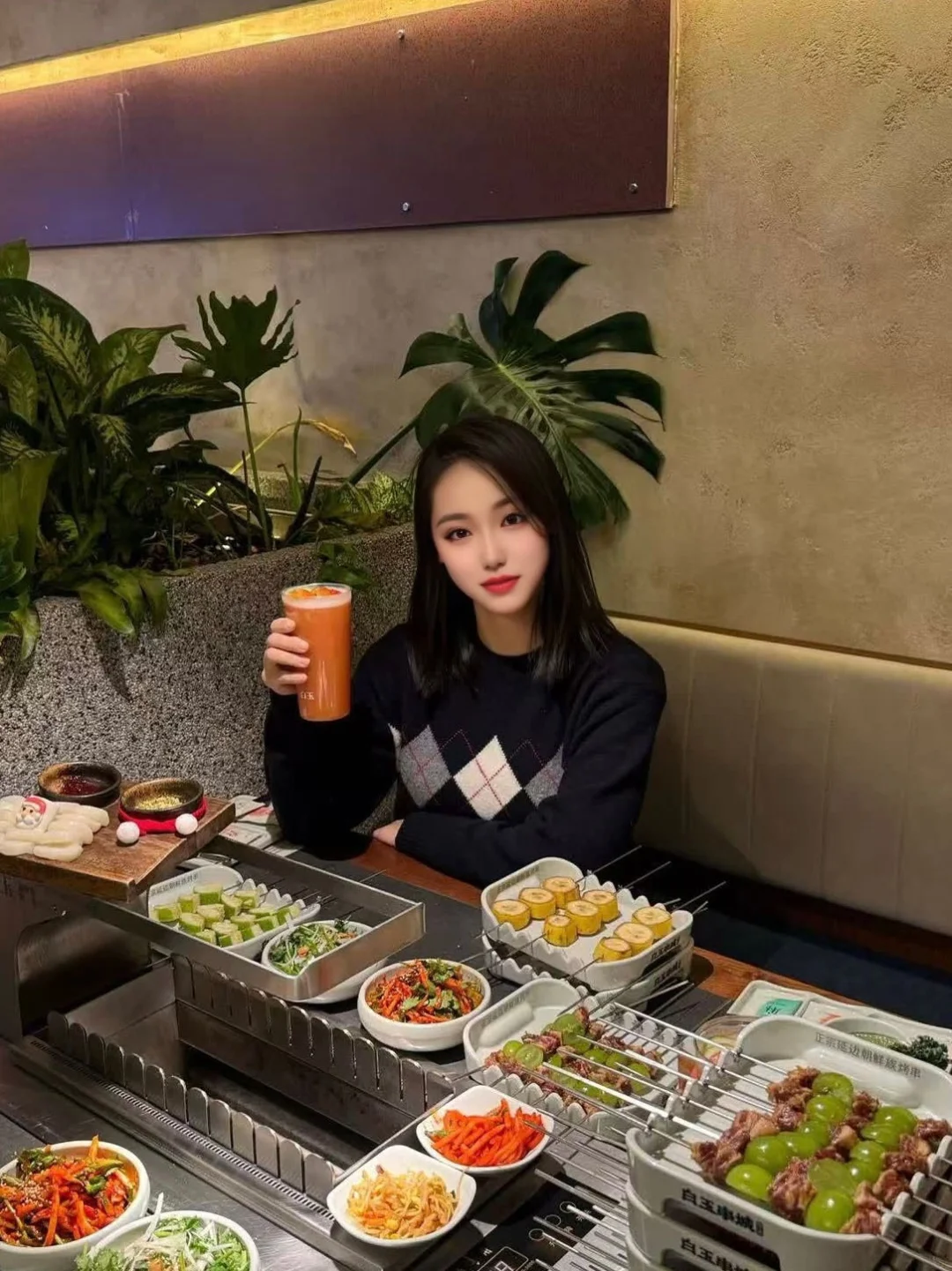 圣诞的仪式感是一家被星光点亮的烤串店