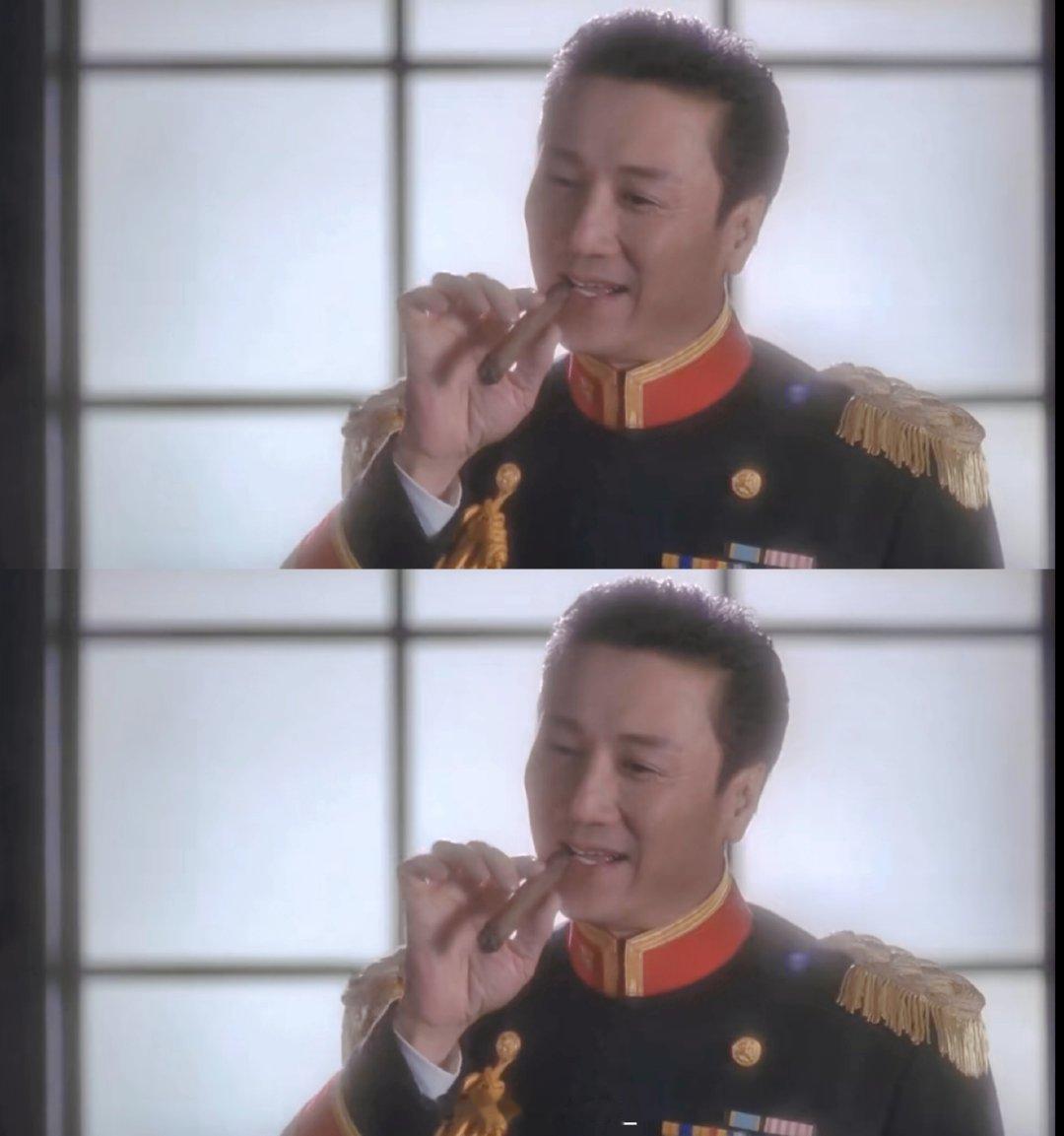 #谢贤[超话]# 
30年前的古董
有刘老四完全不记得有谢老四[允悲][允悲]
居然有吻戏[摊手]
无限循环P6[心][心][心] ​