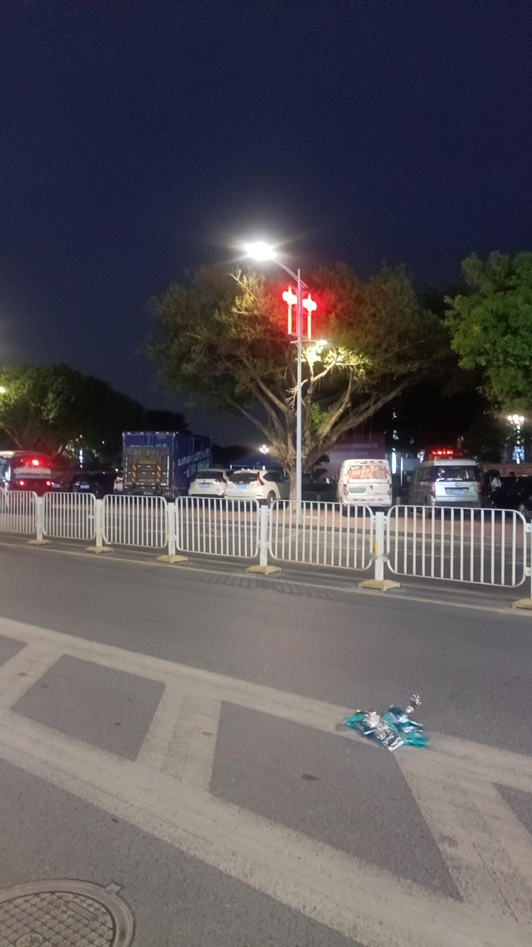 都市丽人                09     云菲见拳头朝着自...