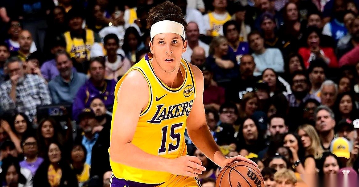 湖人2比0领先，里夫斯要在G5复出了，这本该是天大的好事，却给詹姆斯出...