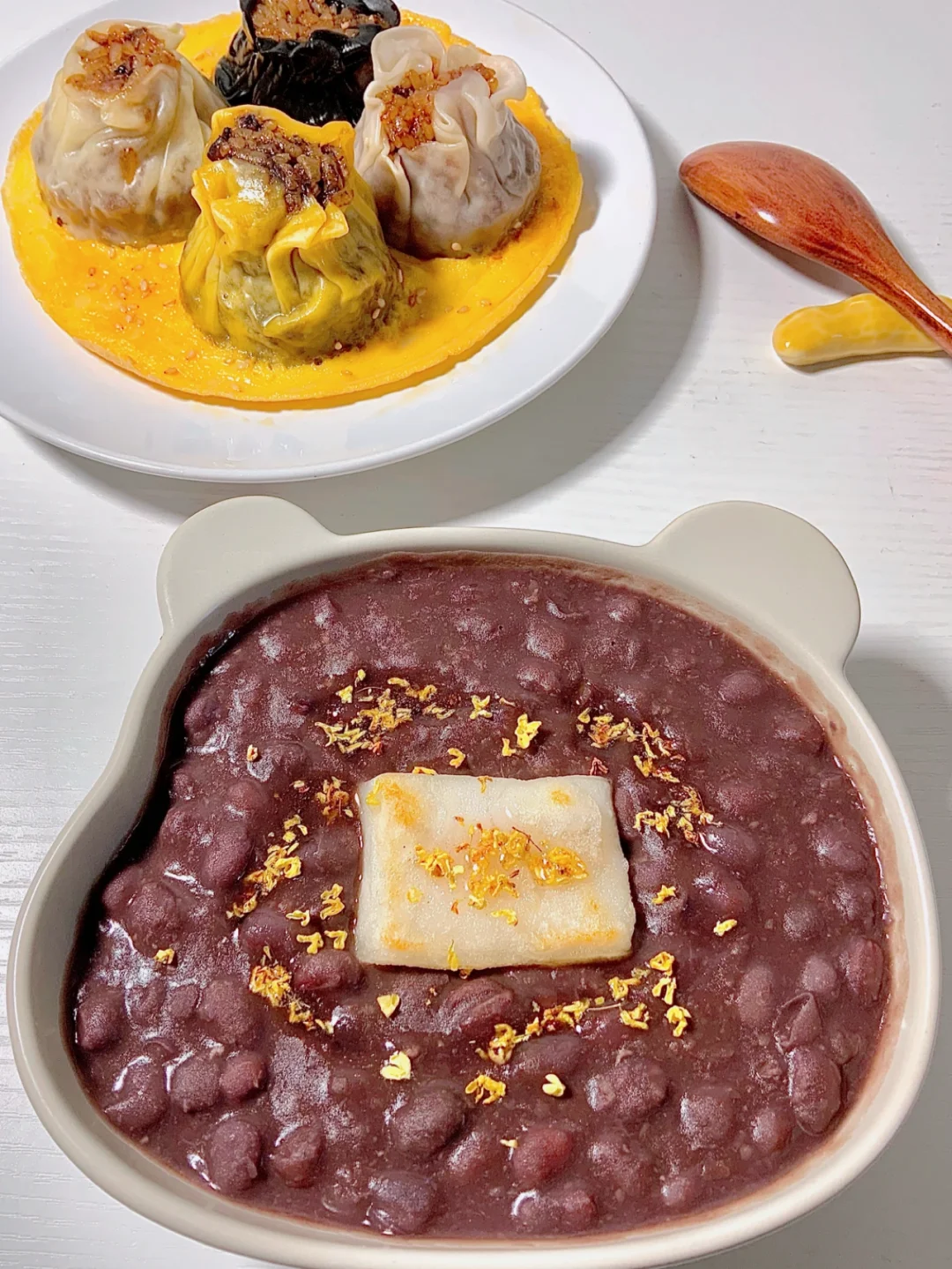 红豆年糕汤&抱蛋烧麦｜暖乎乎🥺甜丝丝😌舒服