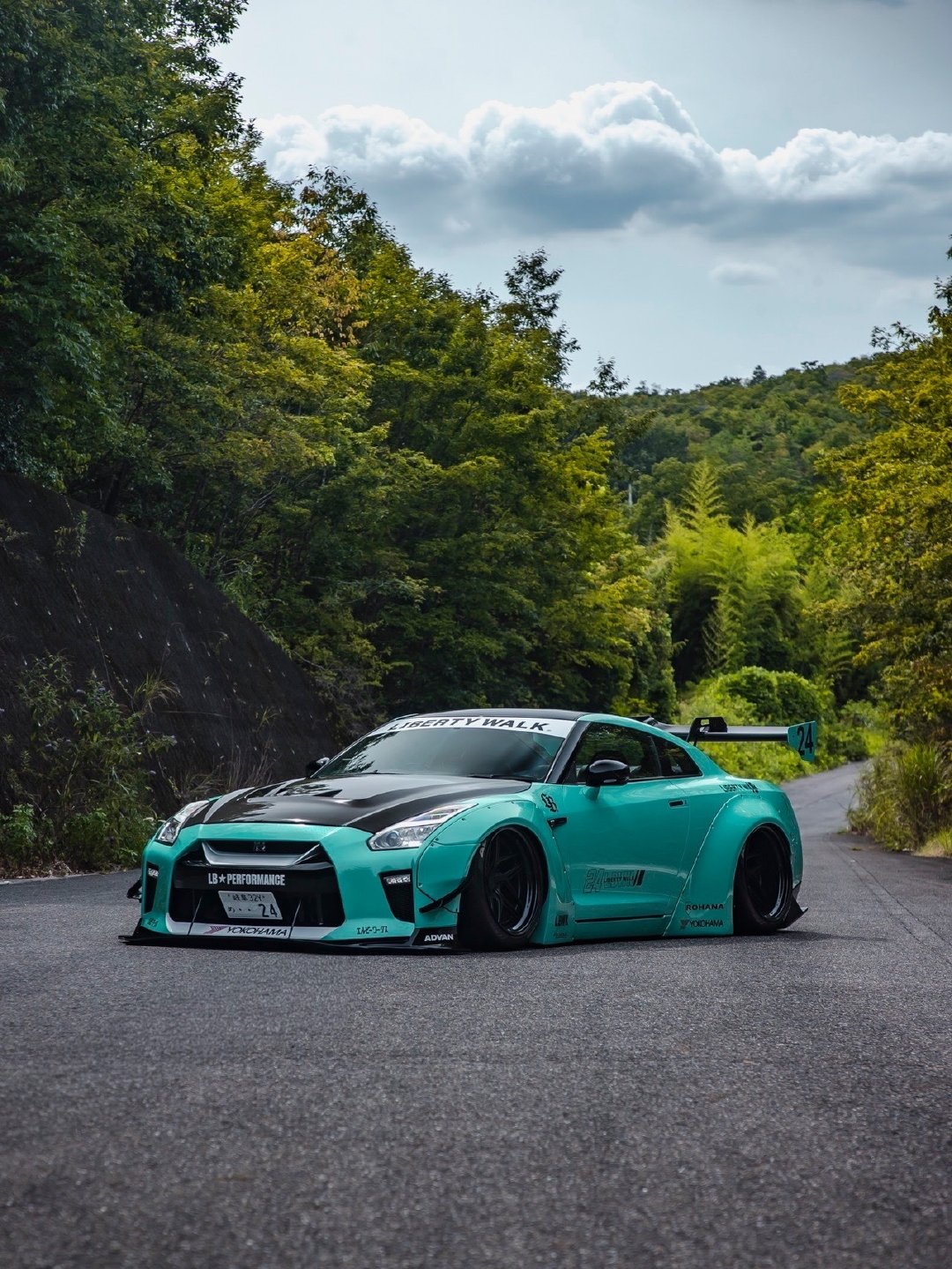 LIBERTY WALK® LB-WORKS NISSAN GT-R R35 ​
