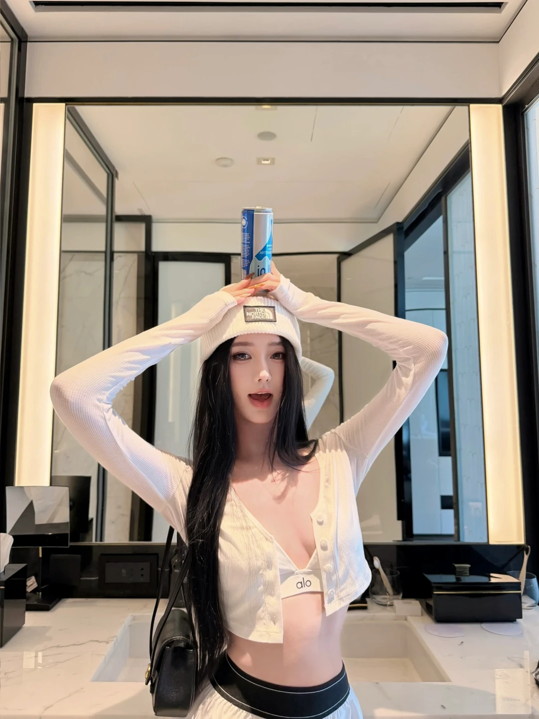穿搭的尽头是极简～🥛