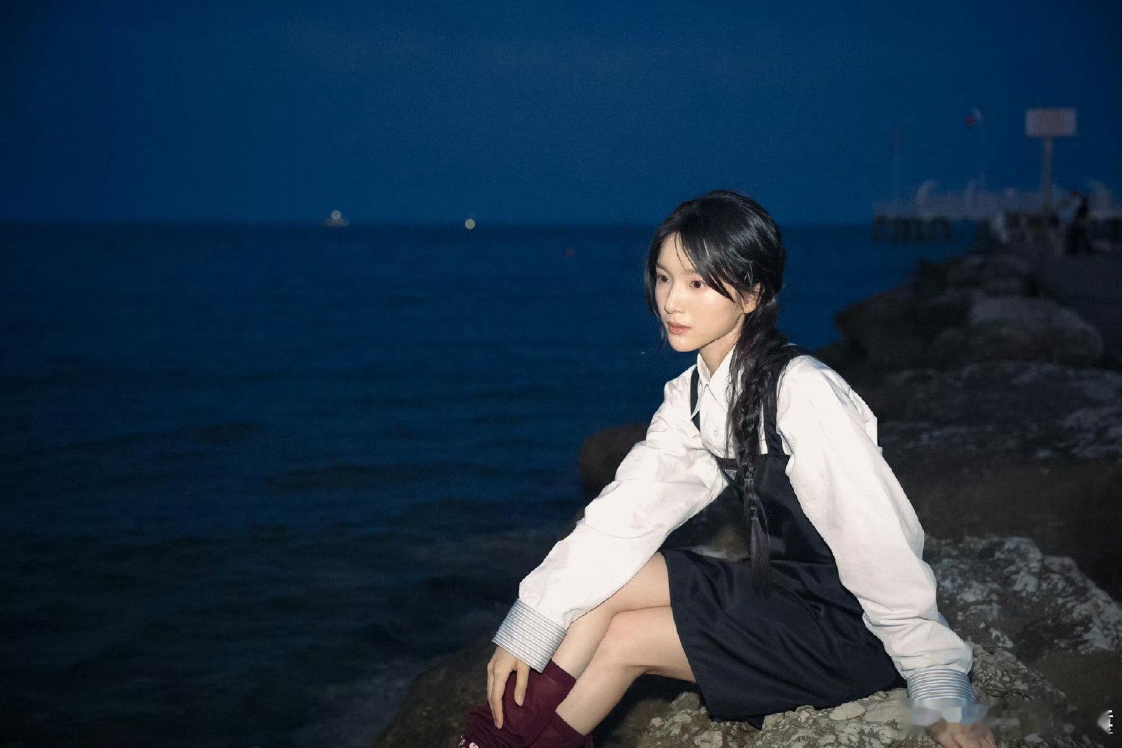 #演员李思潼[超话]# 冷脸萌😘 ​