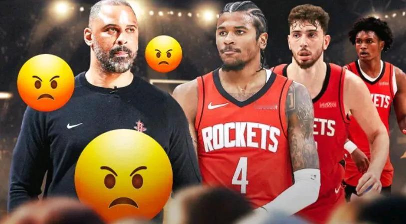 杰伦格林跟乌度卡有着不可调和的矛盾，他在告别休斯顿的言论中提到了许多球...