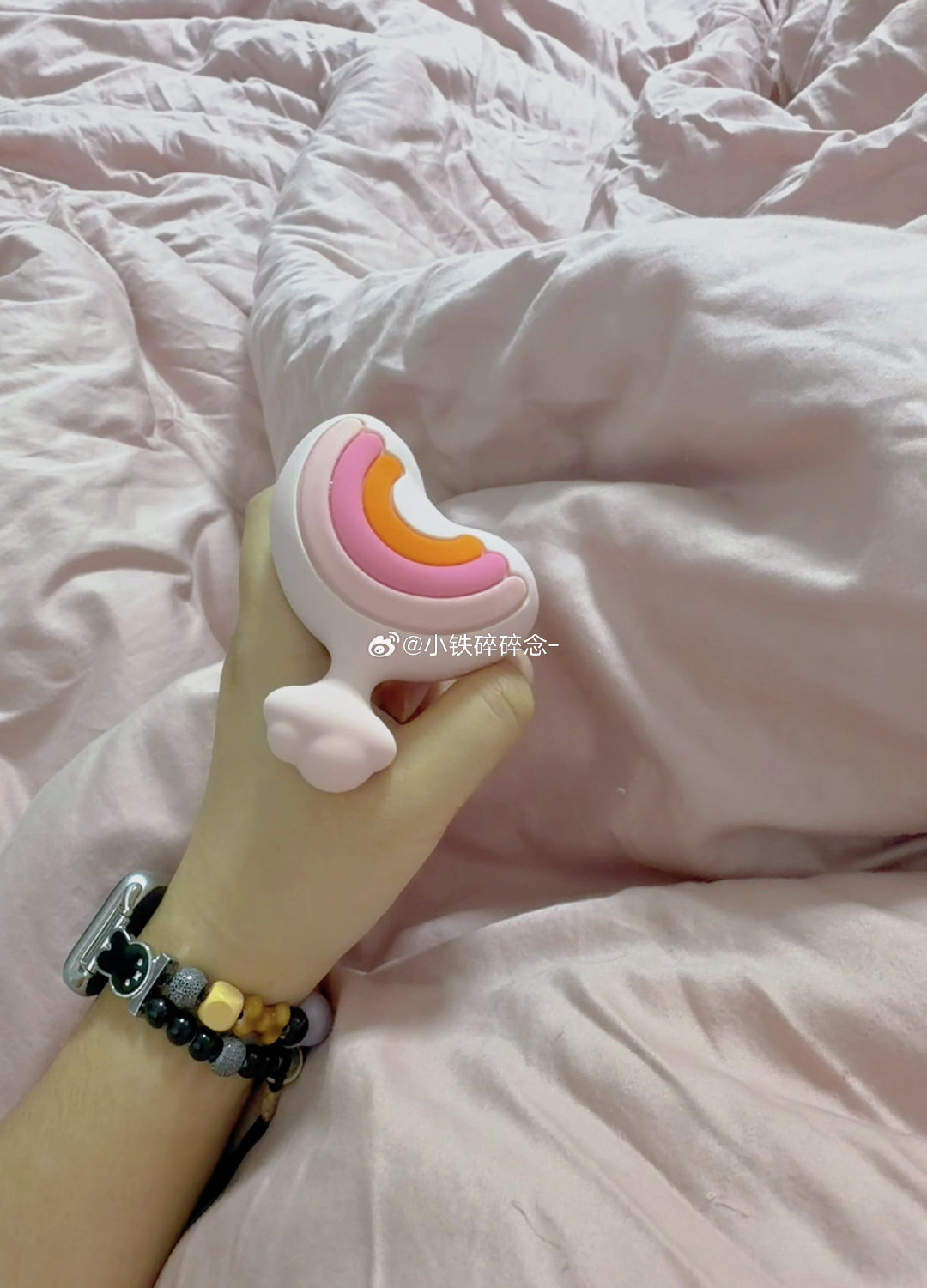 现在的玩具颜值是越来越高 不过看到它的名字就想起来老听的搜索记录里：“阳光彩虹小白马🦄”～～ ​