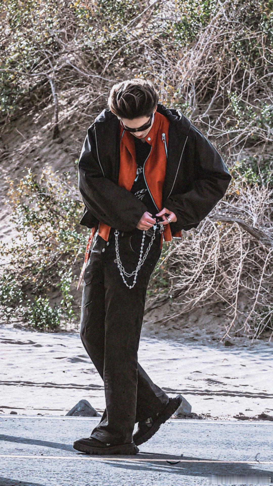 #王鹤棣[超话]# 逆天比例#王鹤棣# ​