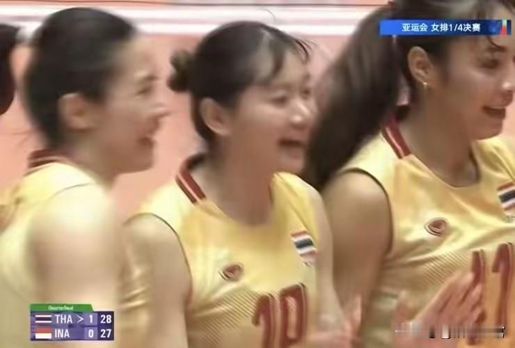 泰国女排上演惊天大逆转，进4强！刚刚结束的亚运会女排第一场1/4决赛，泰国3-0横扫印尼进4强，静待半决赛跟中国女排会师！第二局泰国女排8-20落后的绝境下，最终以29-27惊天大逆转赢下印尼女排！中国女排跟越南女排的比赛还没有结束，央视的直播预告就已经出来了，明天下午15:00半决赛中国女排VS泰