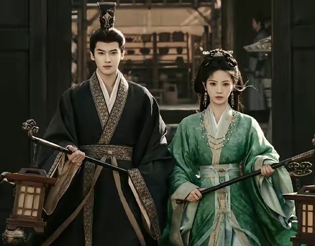 《尚公主》孟子义李昀锐三搭预约破400万,古装三国杀真能赢吗
​古装剧这回真打起来了。三部大剧挤在六天里前后脚开播，芒果的《玉簟秋》、优酷的《嫁金钗》，还有腾讯视频10月13日上线的这部《尚公主》，预约量直接干到400万，把另外两家甩开一截。
​
孟子义和李昀锐这是继《九重紫》之后第三次搭，粉 ​