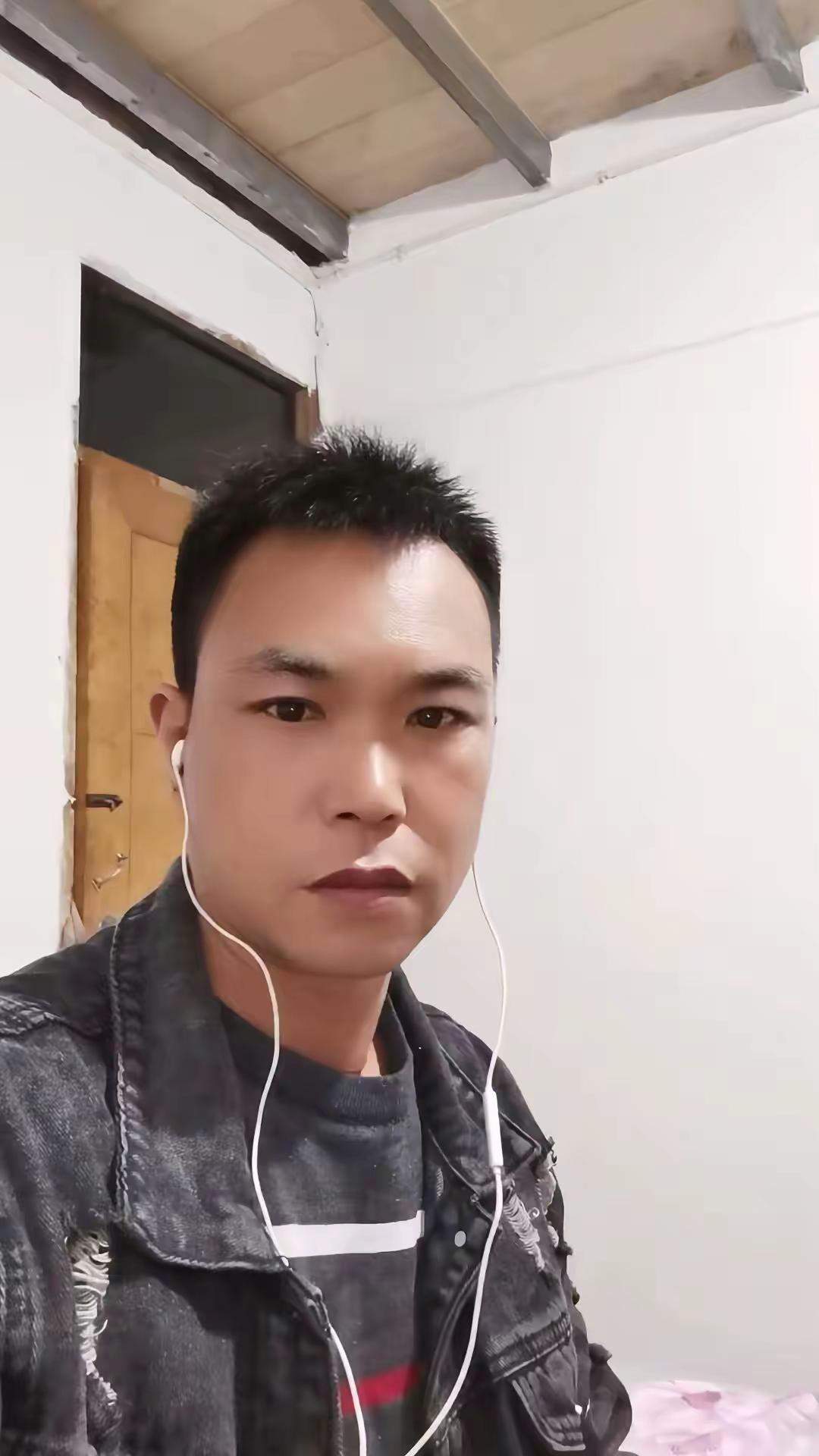 <p>情感共鸣 <!--{img:0}--></p><img src=...