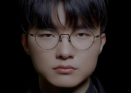 Faker 也称不上真正的 GOAT，至少比不上乔丹梅西！

说一个大众不知道的事实。

lck s5开始设立常规赛mvp和fmvp，faker之后拿了八座联赛冠军，0常规赛mvp，实在是太搞了。这不是goat的水平，换言之，faker称不上goat。一个行业的goat，如果做不到各级别赛事荣誉通杀，那就是典型的实力不足，称不上goat ​