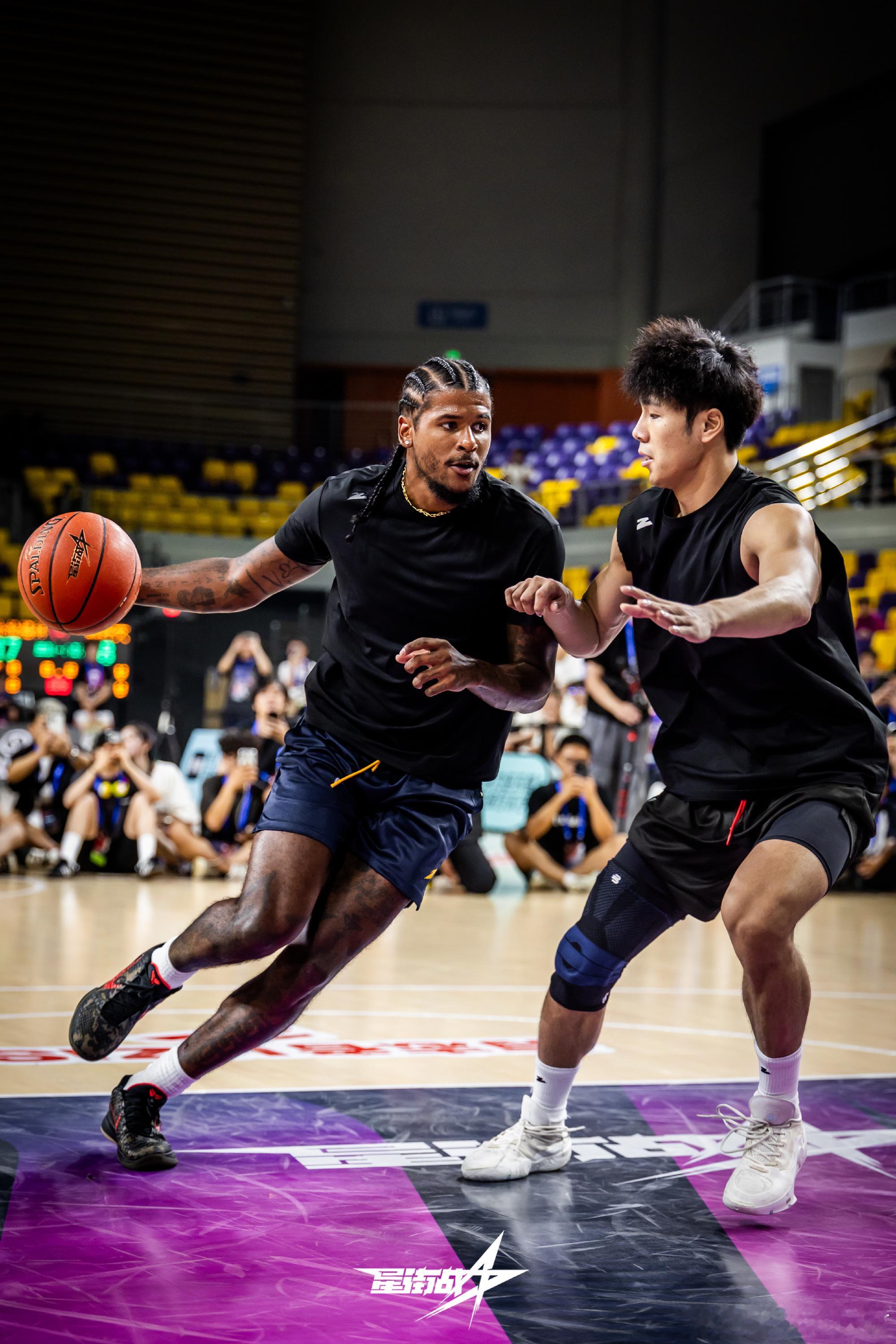 【NBA球星杰伦·格林现身广州南沙！“百分大战”助燃2026年南沙区男...