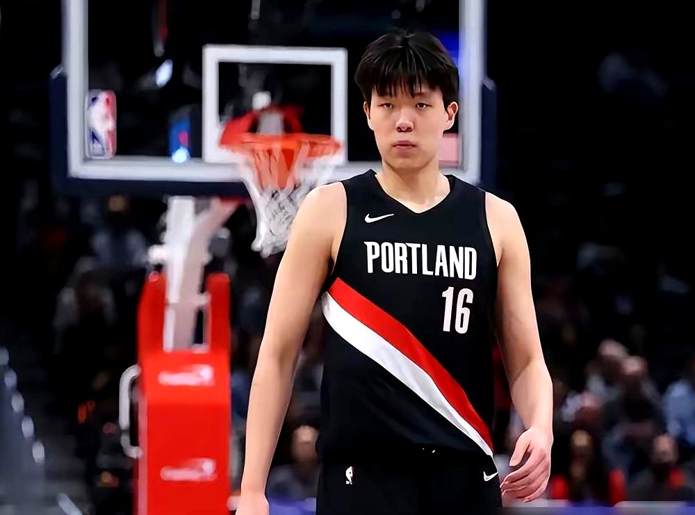 天上掉馅饼，你敢接吗？    开拓者队就遇到了这好事。马刺核心文班亚马...