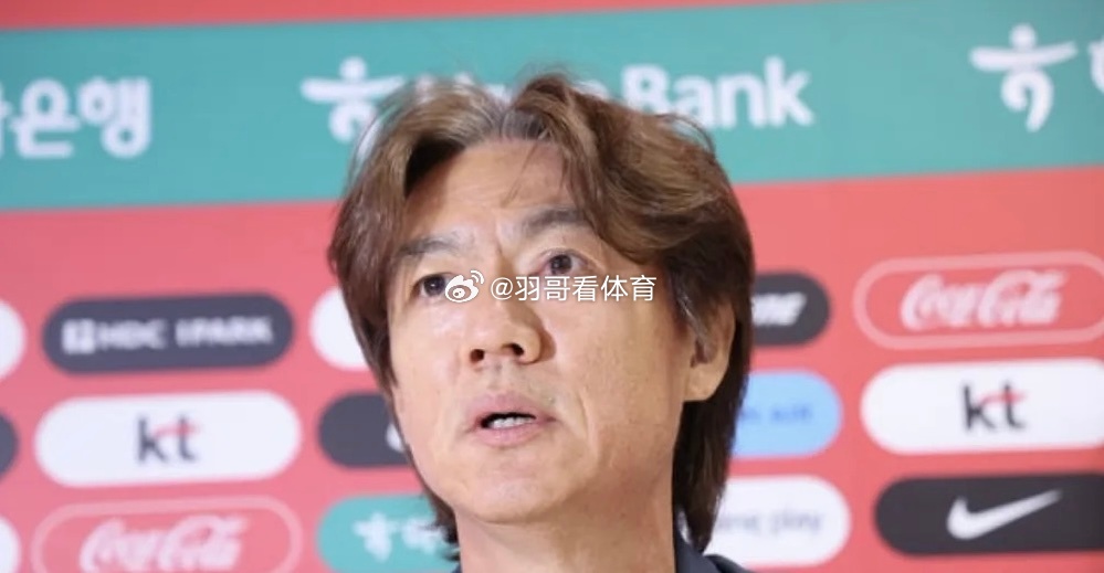 韩国媒体Newsis报道，前任韩国主帅洪明甫即将抵达仁川机场，而针对此...
