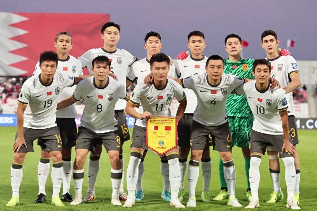 国足新动态：李磊缺战日本 伊万将征召王振奥 不会补招前锋  国足11月...
