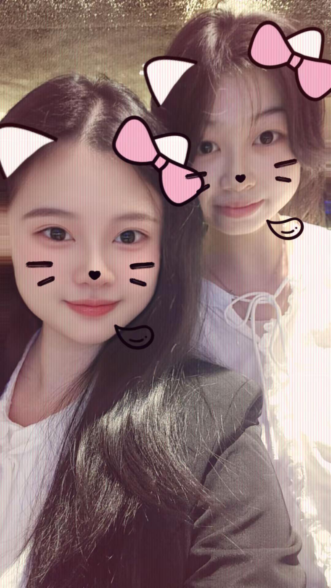 <p>笨蛋美女 <!--{img:0}--><!--{img:1}--...