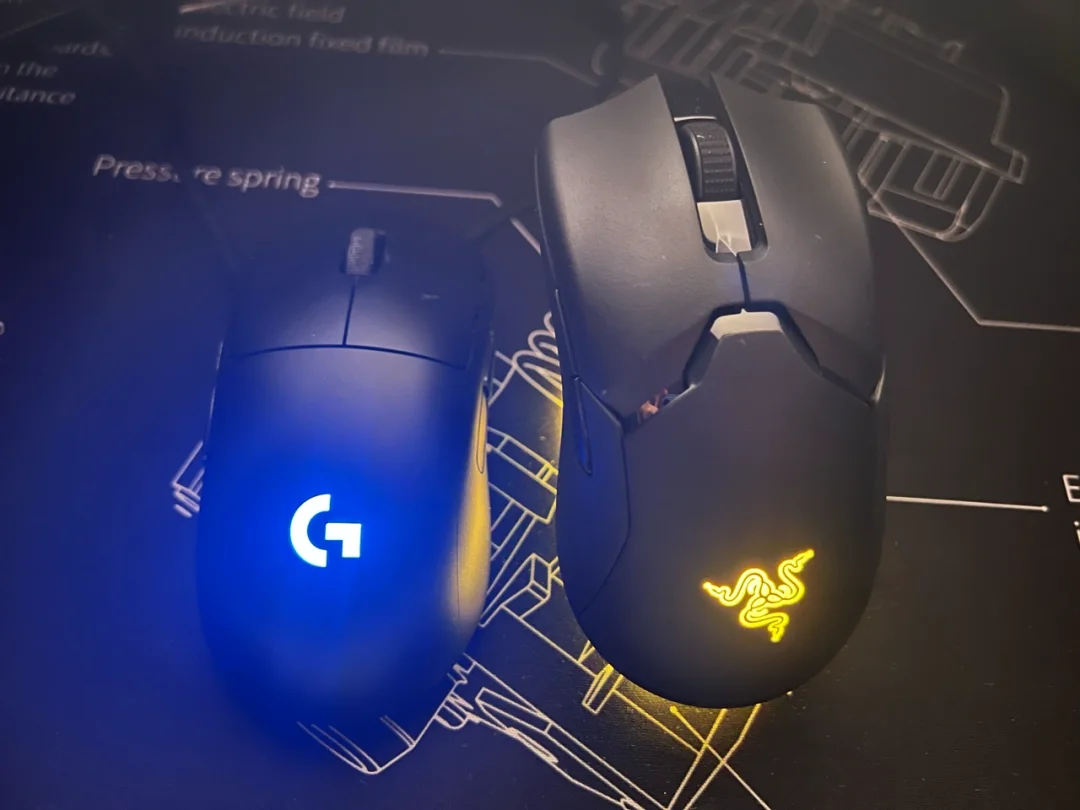 最强无线游戏鼠标之争-毒蝰终极版vs罗技gpw