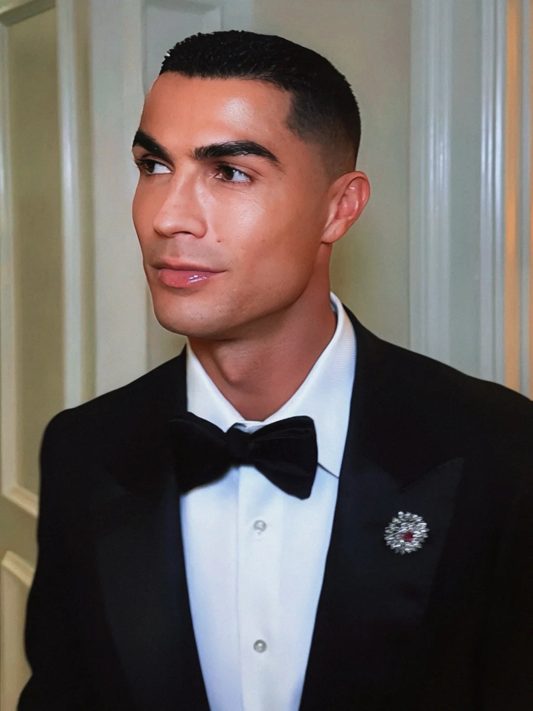 C罗出席白宫晚宴的惊天妆容