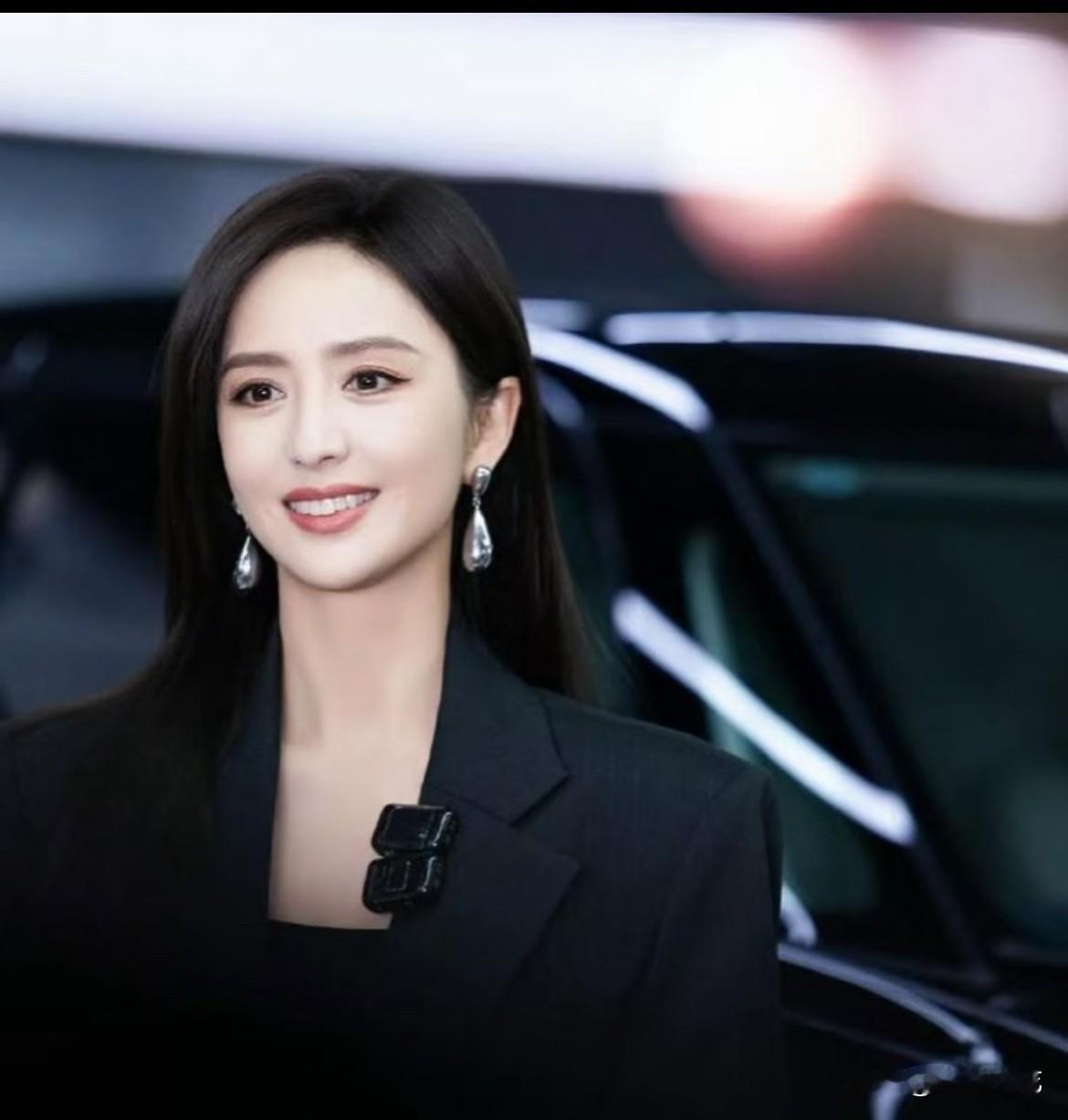 听朋友说见过佟丽娅我直接惊了！ 现实中气质拉满， 性格还特别好， 没有...