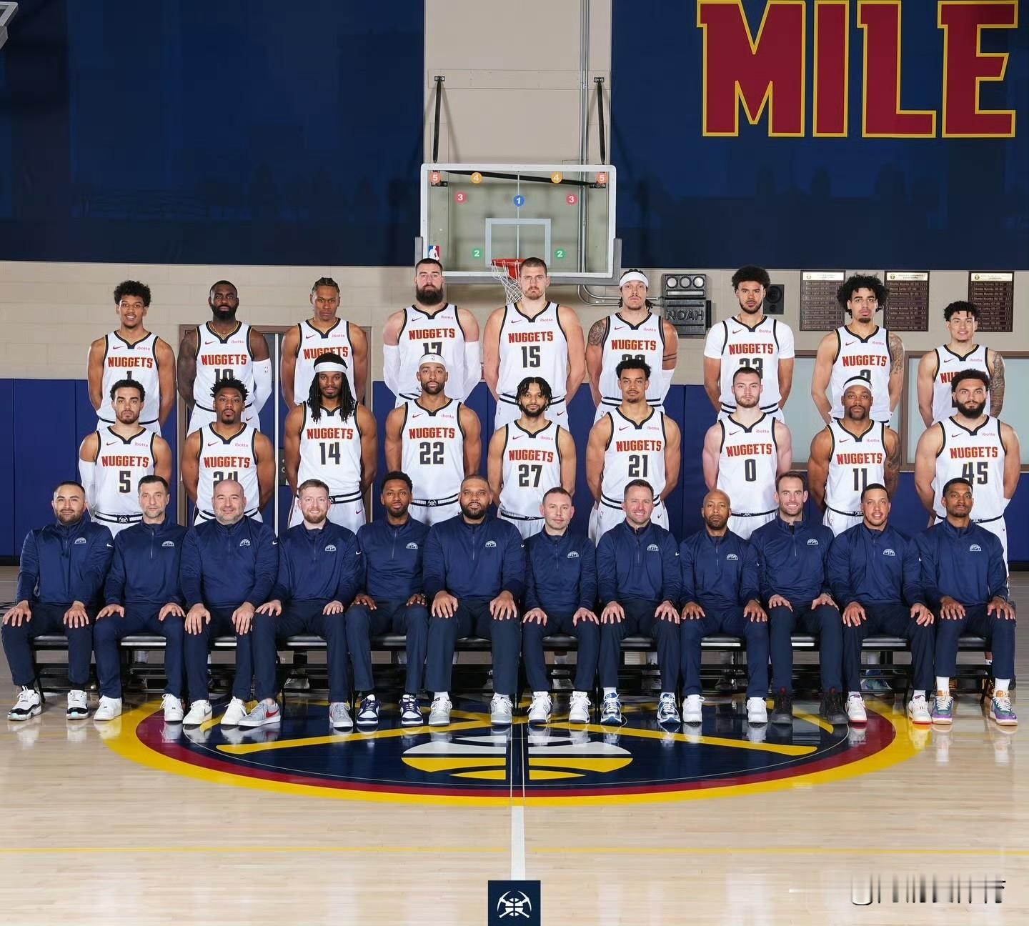 掘金已经连续8年打进季后赛，西部现存最长记录。  2019年：次轮3-...