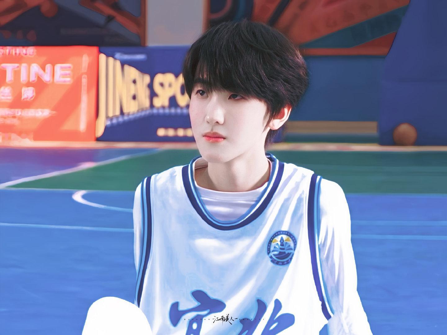 #左奇函[超话]# 💙#左奇函李浩宇#💙#左奇函我们的少年时代2#

苦吃了骂挨了所以要走向更大的舞台

​